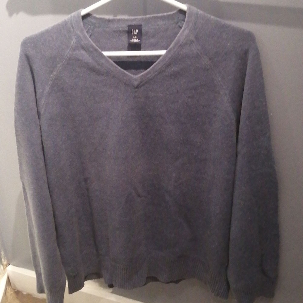 4/$35-Gap Men's L Sweater